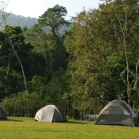 Hilamito Lodge Tela Buitenkant foto
