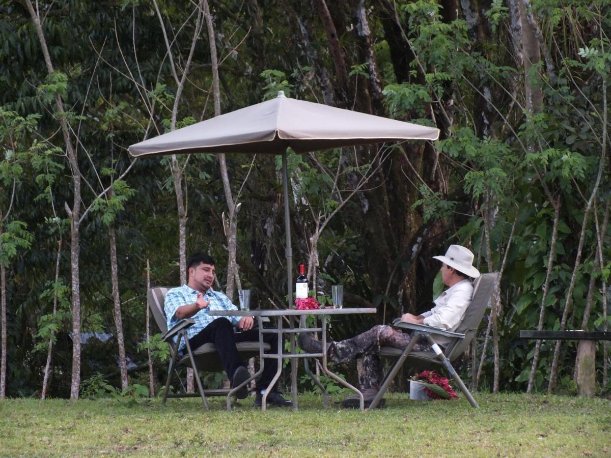 Hilamito Lodge Tela Buitenkant foto